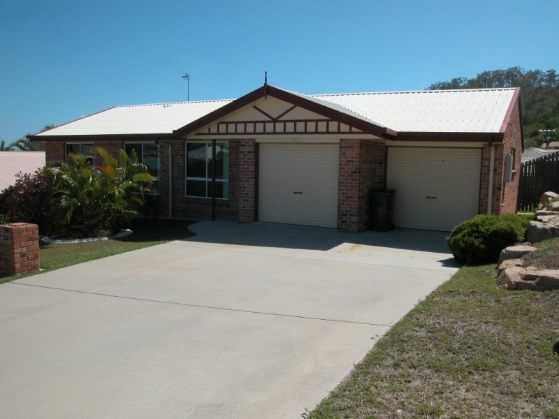 7 BUCKINGHAM COURT, Telina QLD 4680