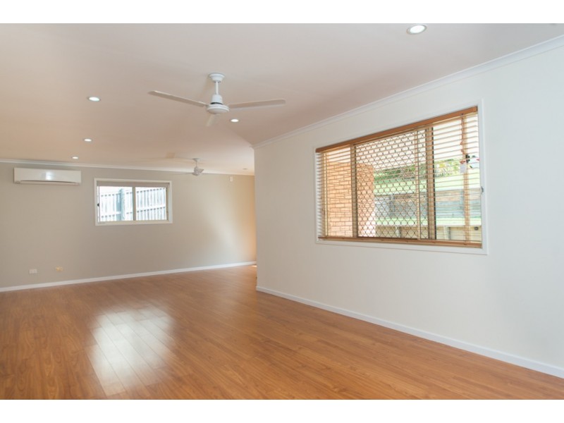 11 Dame Pattie Avenue, Clinton QLD 4680
