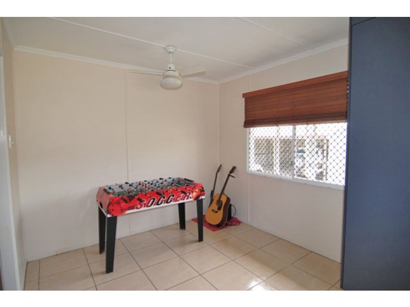 18 BUSTEED ST, West Gladstone QLD 4680