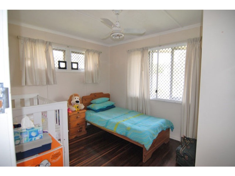 18 BUSTEED ST, West Gladstone QLD 4680