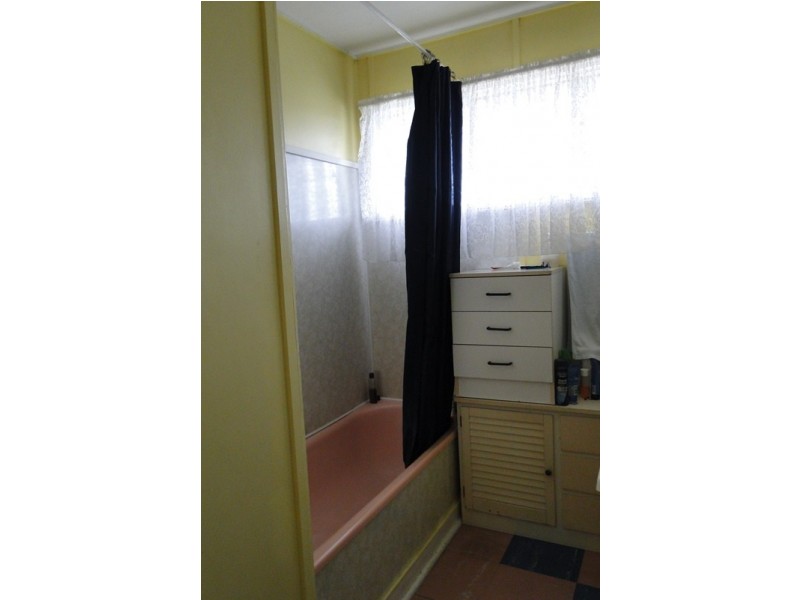 9 Park Street, West Gladstone QLD 4680