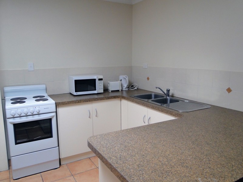 2/59 BARNEY STREET, Barney Point QLD 4680