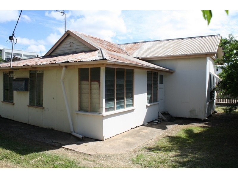 19 Glenlyon Street, Gladstone QLD 4680