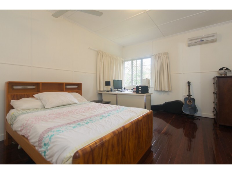 39 Kent Street, West Gladstone QLD 4680