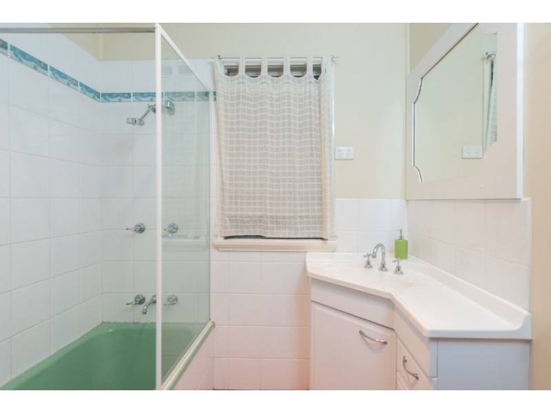 39 Kent Street, West Gladstone QLD 4680