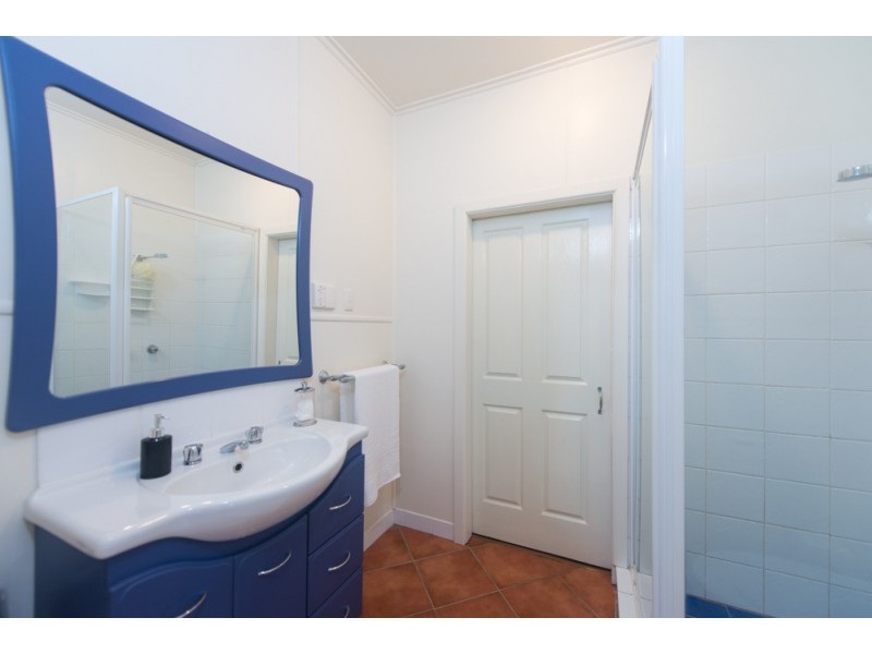 39 Kent Street, West Gladstone QLD 4680