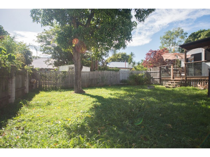 18 Flinders Street, West Gladstone QLD 4680