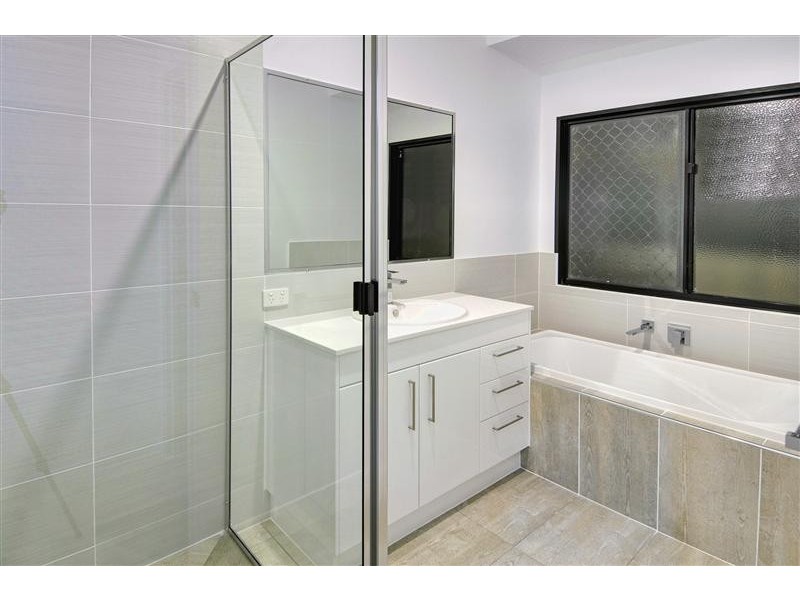 3 Jenny Lind Court, Boyne Island QLD 4680