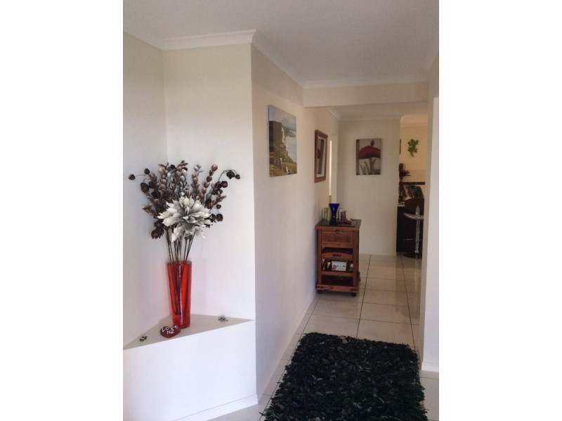 7 Wyara Close, Clinton QLD 4680