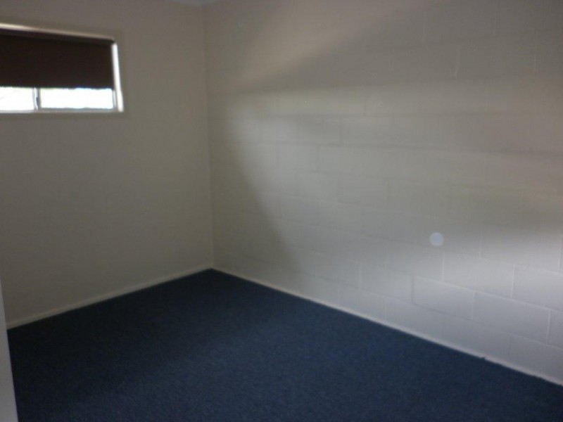 2/131 TOOLOOA ST, South Gladstone QLD 4680