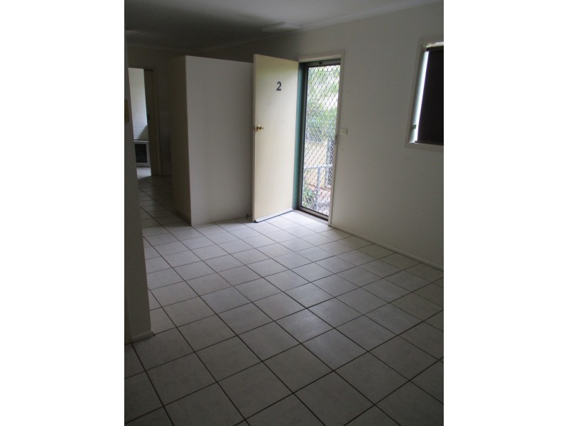 2/131 TOOLOOA ST, South Gladstone QLD 4680