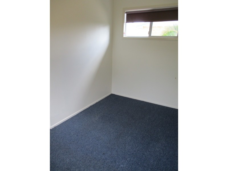 2/131 TOOLOOA ST, South Gladstone QLD 4680