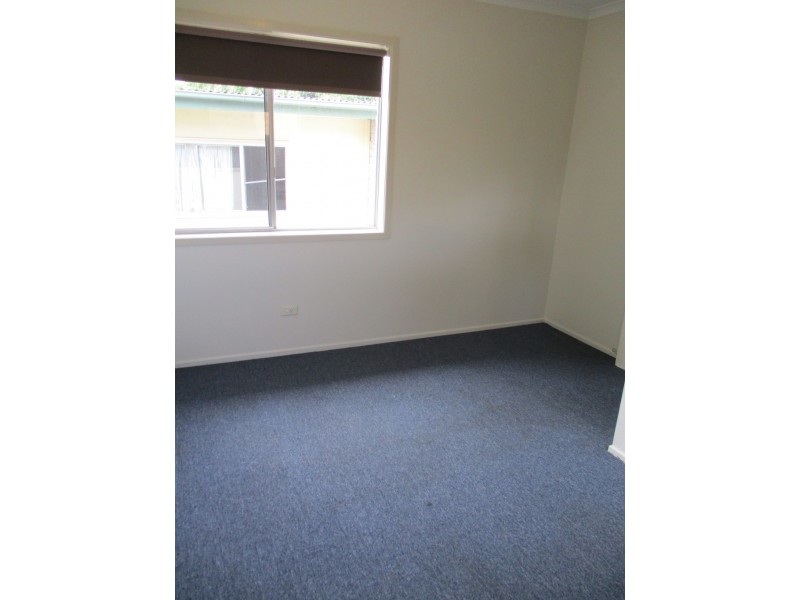 2/131 TOOLOOA ST, South Gladstone QLD 4680