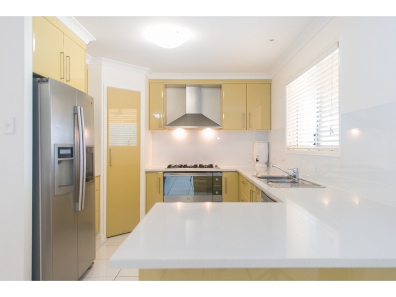 55 Skyline Drive, New Auckland QLD 4680