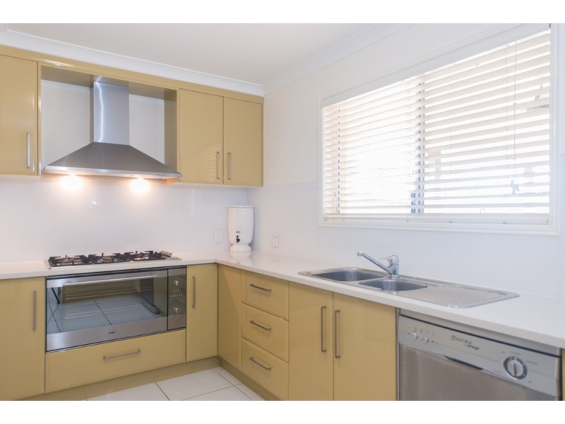 55 Skyline Drive, New Auckland QLD 4680