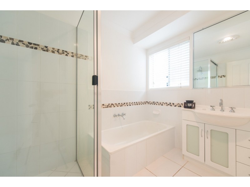 55 Skyline Drive, New Auckland QLD 4680