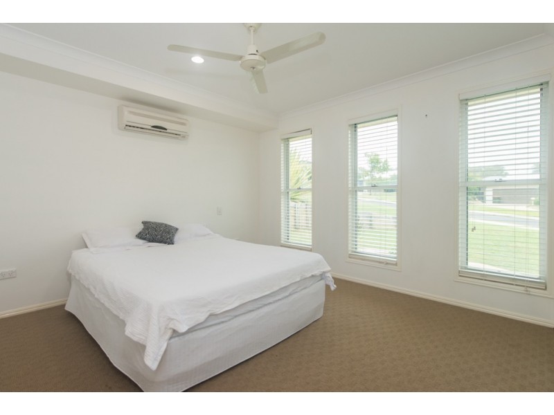 55 Skyline Drive, New Auckland QLD 4680