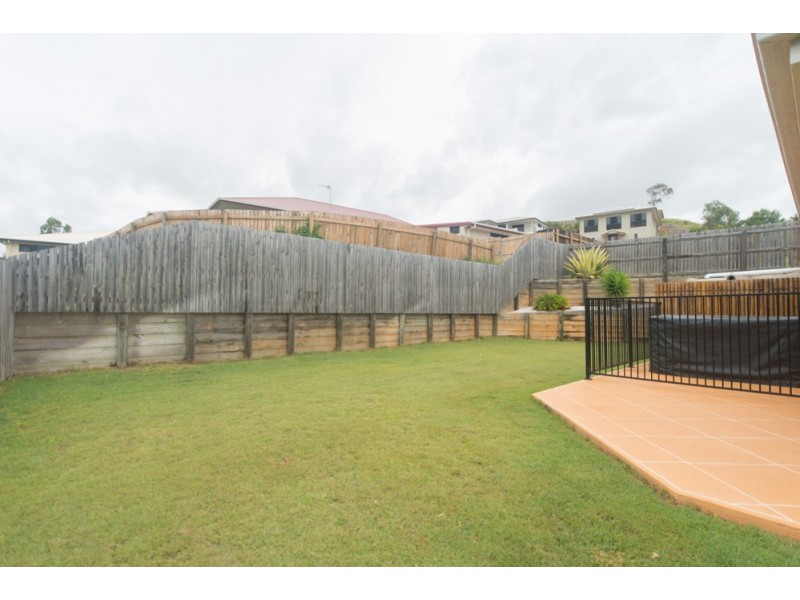 55 Skyline Drive, New Auckland QLD 4680