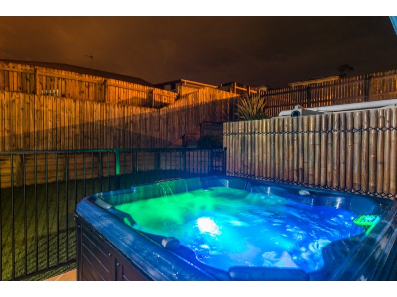 55 Skyline Drive, New Auckland QLD 4680