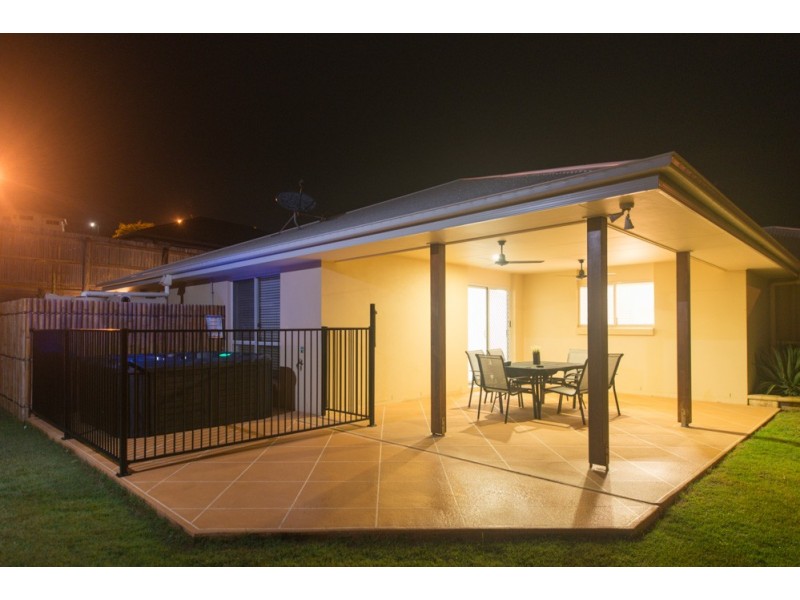 55 Skyline Drive, New Auckland QLD 4680