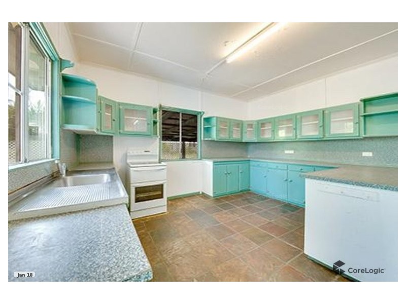 8 Amelia Street, West Gladstone QLD 4680