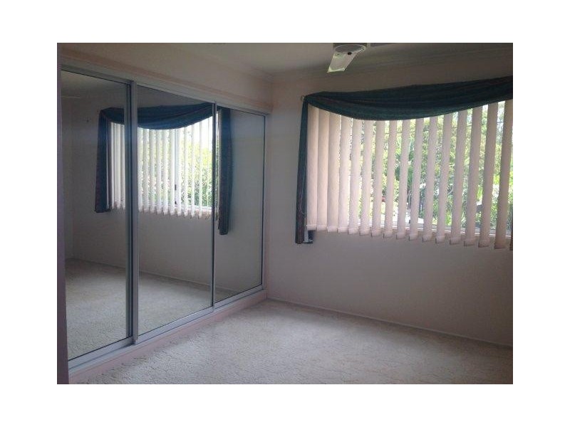 7 WOOLLYBUTT ST, New Auckland QLD 4680