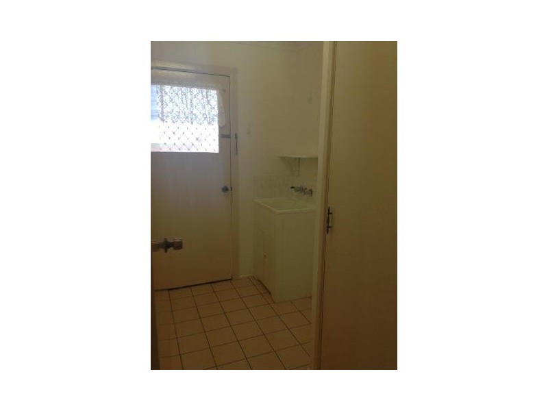 7 WOOLLYBUTT ST, New Auckland QLD 4680