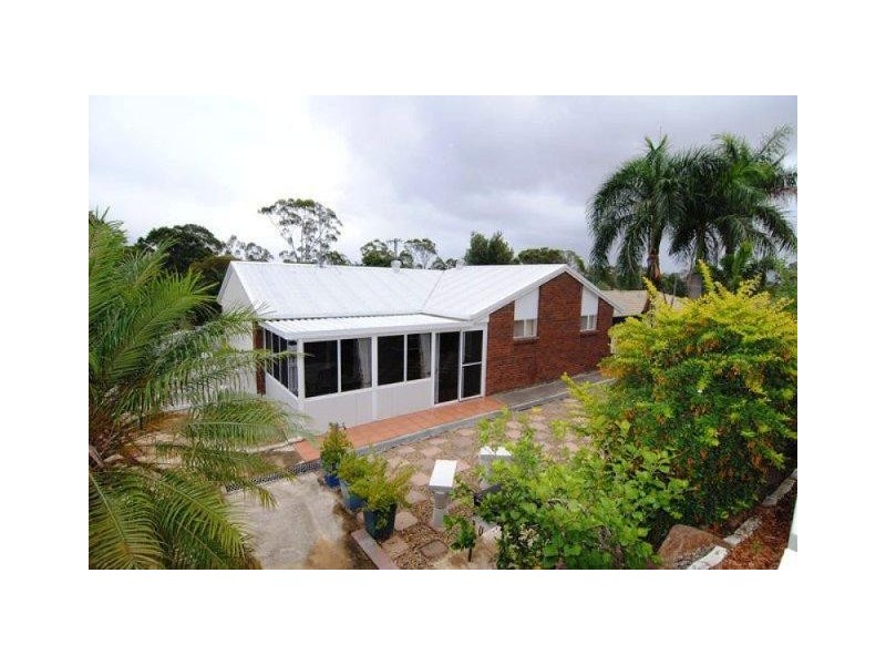 7 WOOLLYBUTT ST, New Auckland QLD 4680