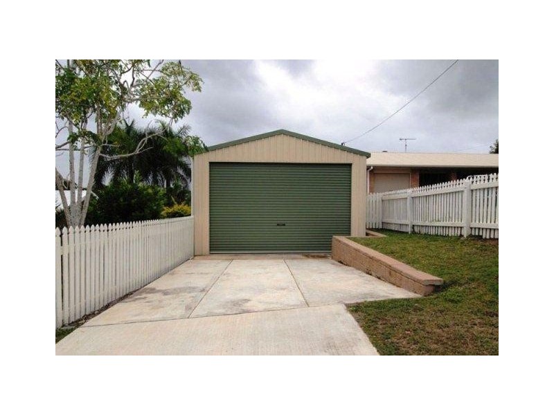 7 WOOLLYBUTT ST, New Auckland QLD 4680