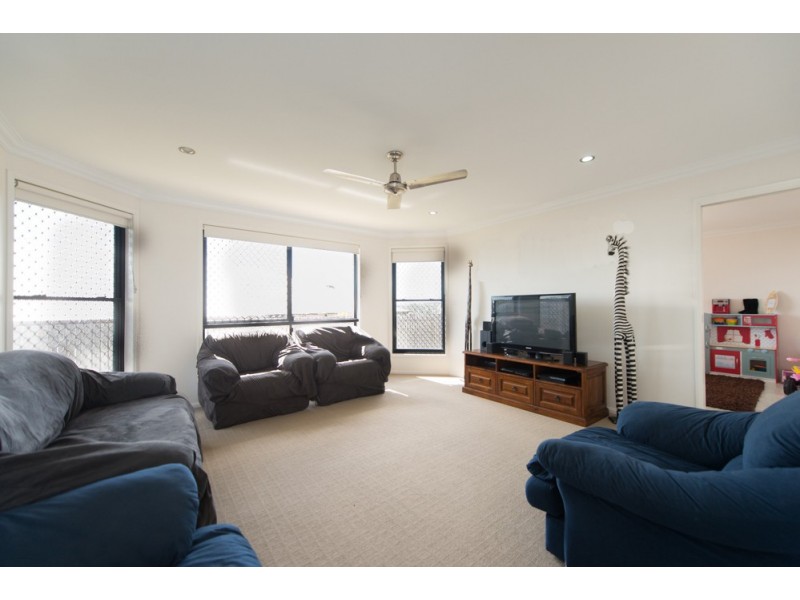 19 Bottlebrush Drive, Kirkwood QLD 4680