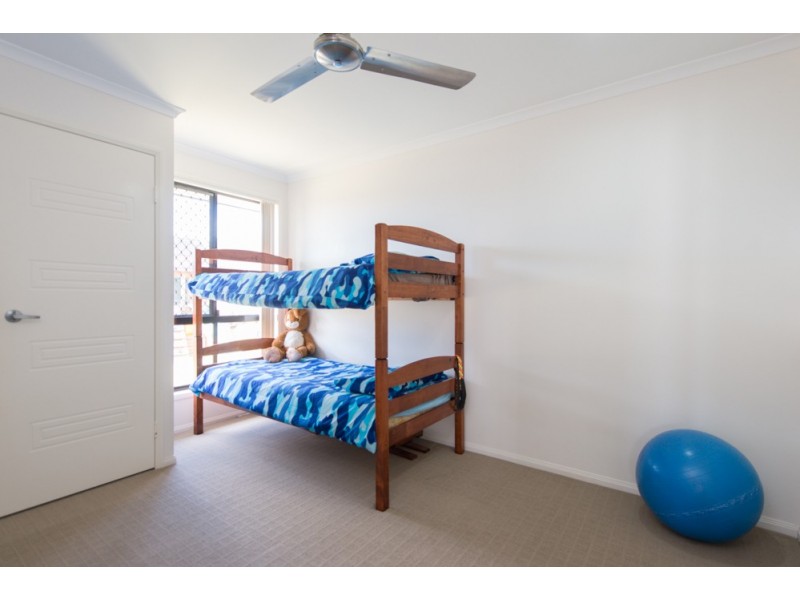 19 Bottlebrush Drive, Kirkwood QLD 4680