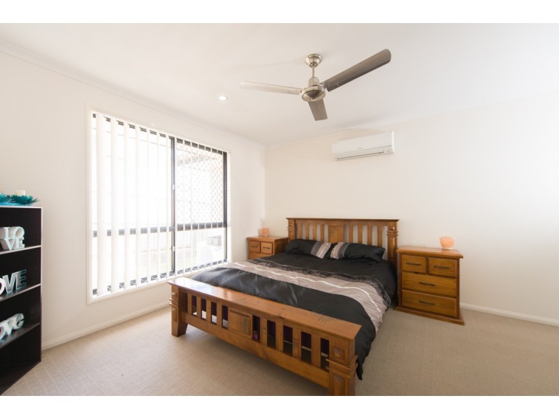 19 Bottlebrush Drive, Kirkwood QLD 4680