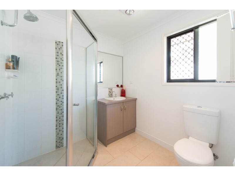 19 Bottlebrush Drive, Kirkwood QLD 4680