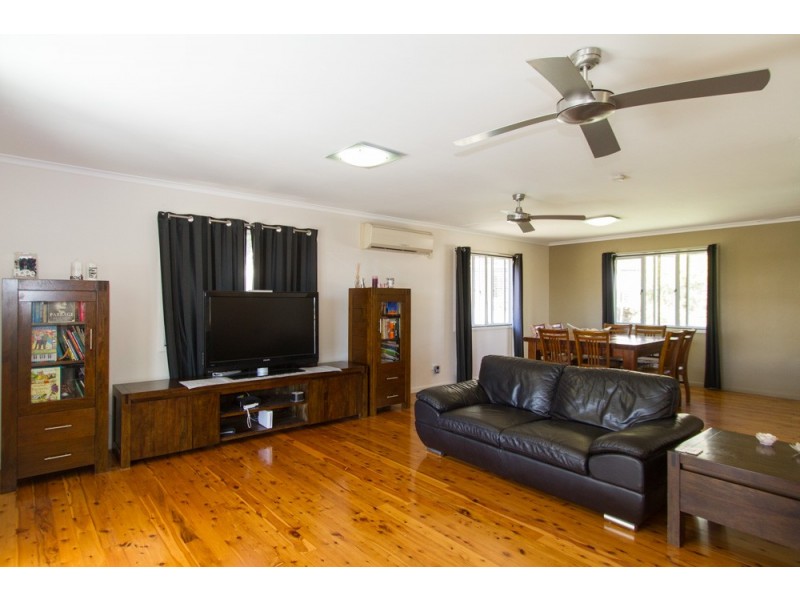 27 Pine Avenue, West Gladstone QLD 4680