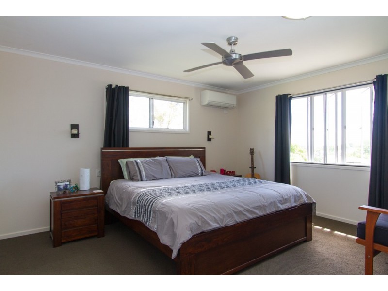 27 Pine Avenue, West Gladstone QLD 4680