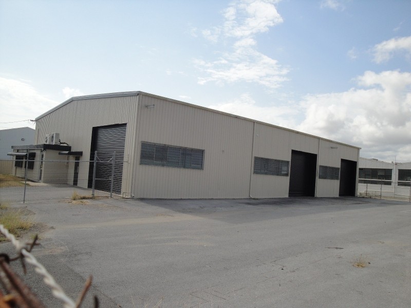 4 Drewe Street, Gladstone QLD 4680