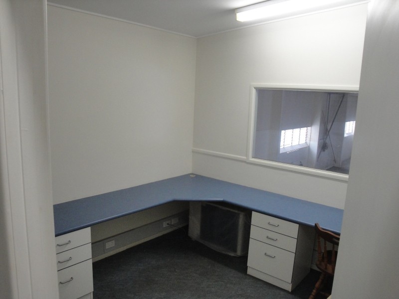 4 Drewe Street, Gladstone QLD 4680