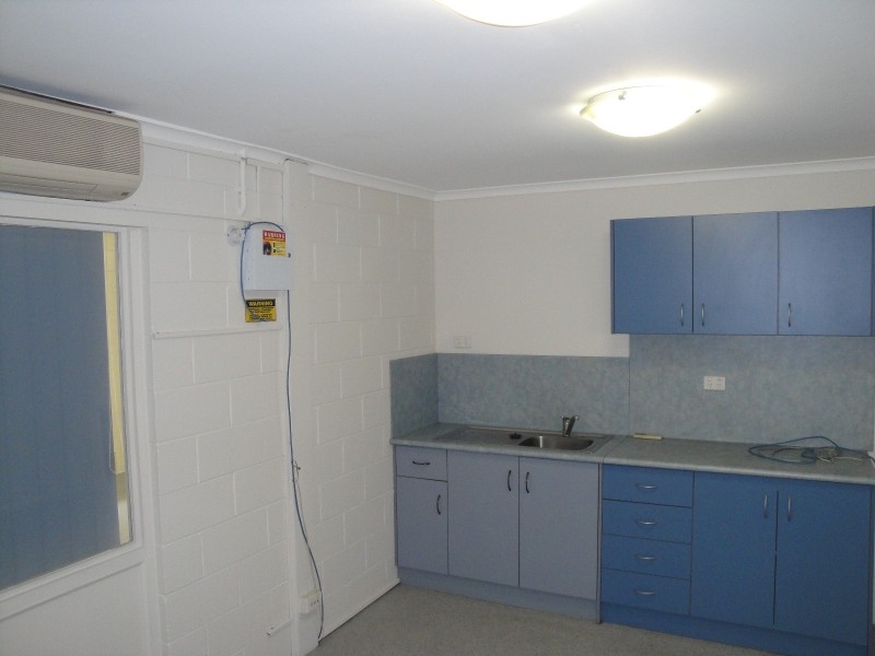 4 Drewe Street, Gladstone QLD 4680