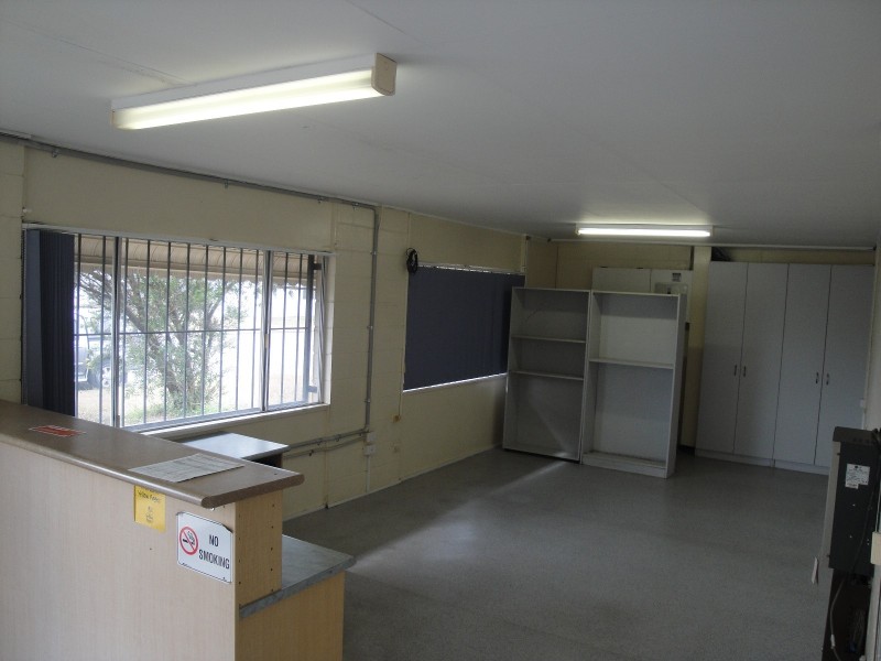 4 Drewe Street, Gladstone QLD 4680