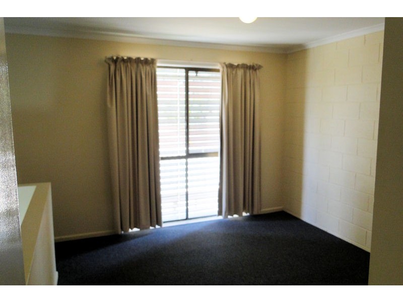 5/94 Off Street, South Gladstone QLD 4680