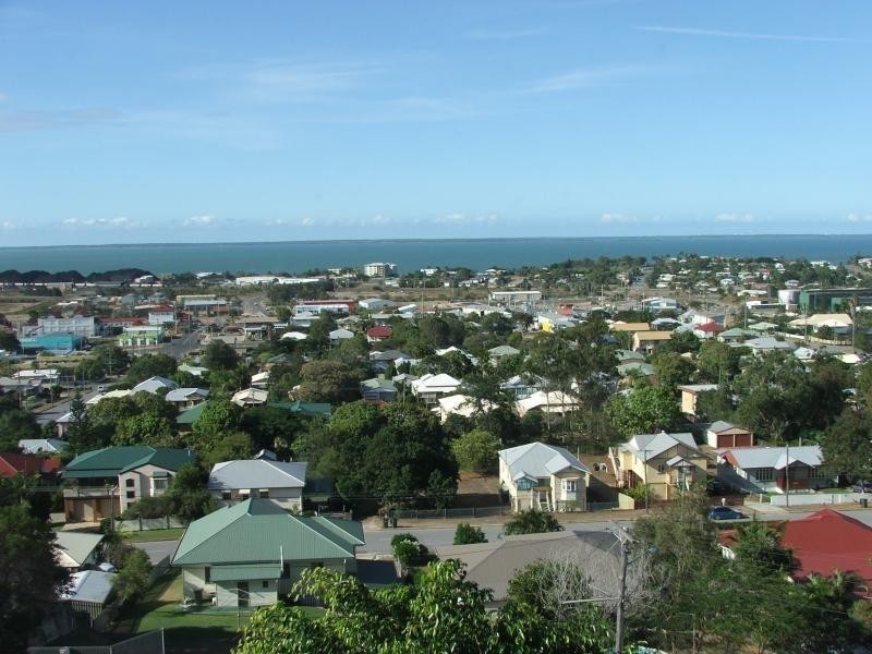 236 GOONDOON ST, South Gladstone QLD 4680