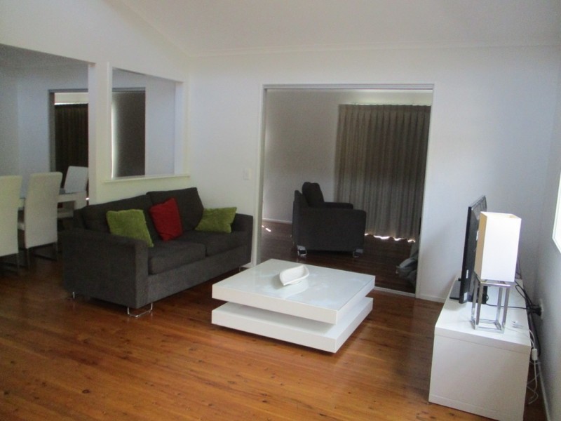 236 GOONDOON ST, South Gladstone QLD 4680