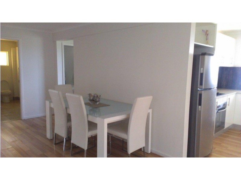 236 GOONDOON ST, South Gladstone QLD 4680