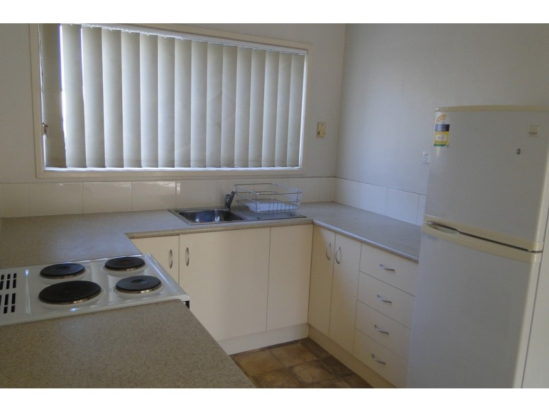 3/7 EDEN STREET, South Gladstone QLD 4680