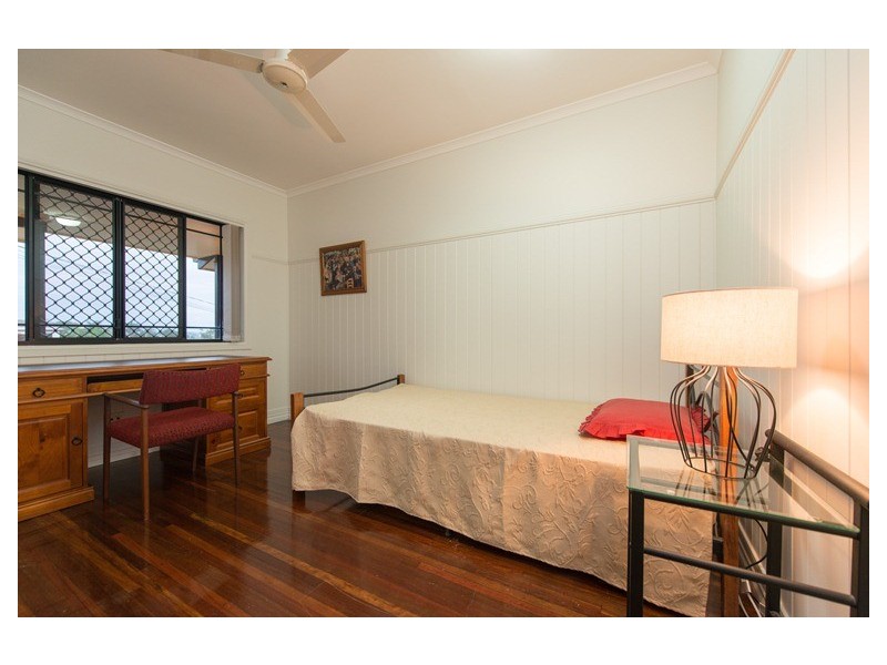 20 Williamson Street, West Gladstone QLD 4680