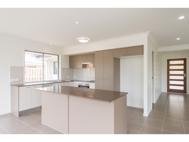 12 Carlsson Place, Kirkwood QLD 4680