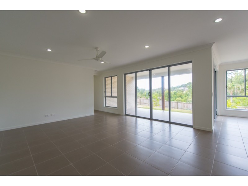 12 Carlsson Place, Kirkwood QLD 4680