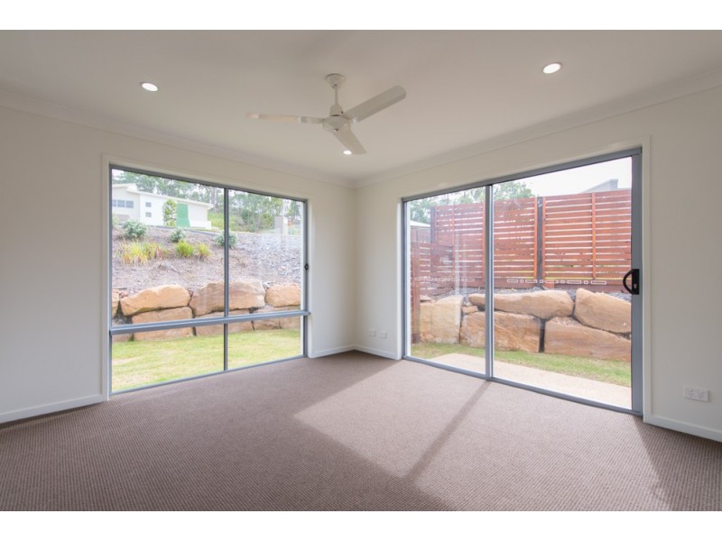 12 Carlsson Place, Kirkwood QLD 4680