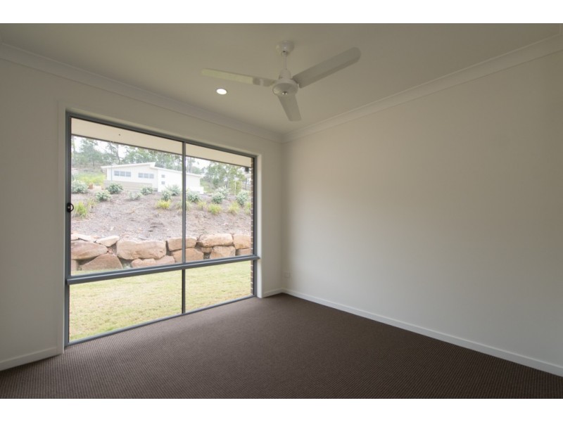 12 Carlsson Place, Kirkwood QLD 4680