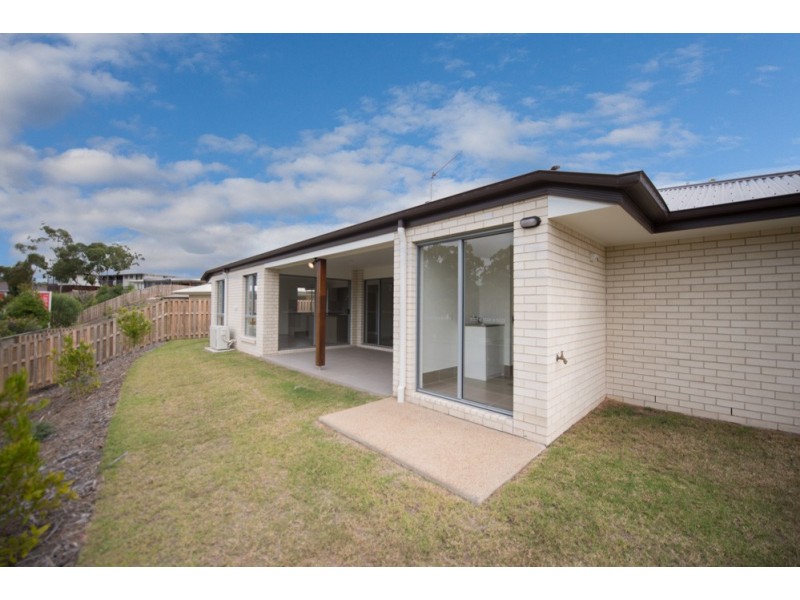 12 Carlsson Place, Kirkwood QLD 4680